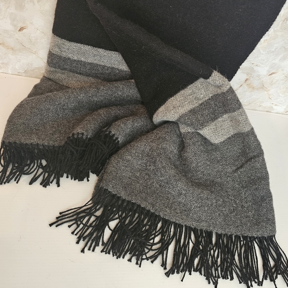 Alicia Adams Alpaca Canyon Throw Blanket - Picture 3 of 14